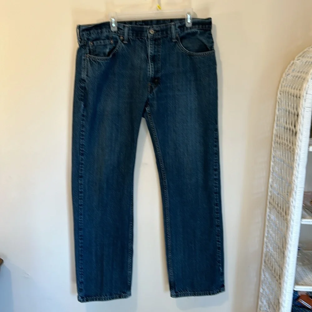 Levi's 559 Men's Relaxed Straight Jeans Size 38X34 Measure 32 Comfort Some Wear